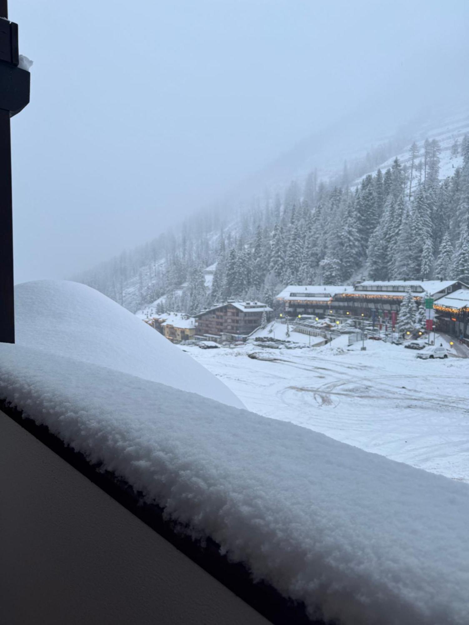 Ski Lodge Pampeago Tesero Kültér fotó