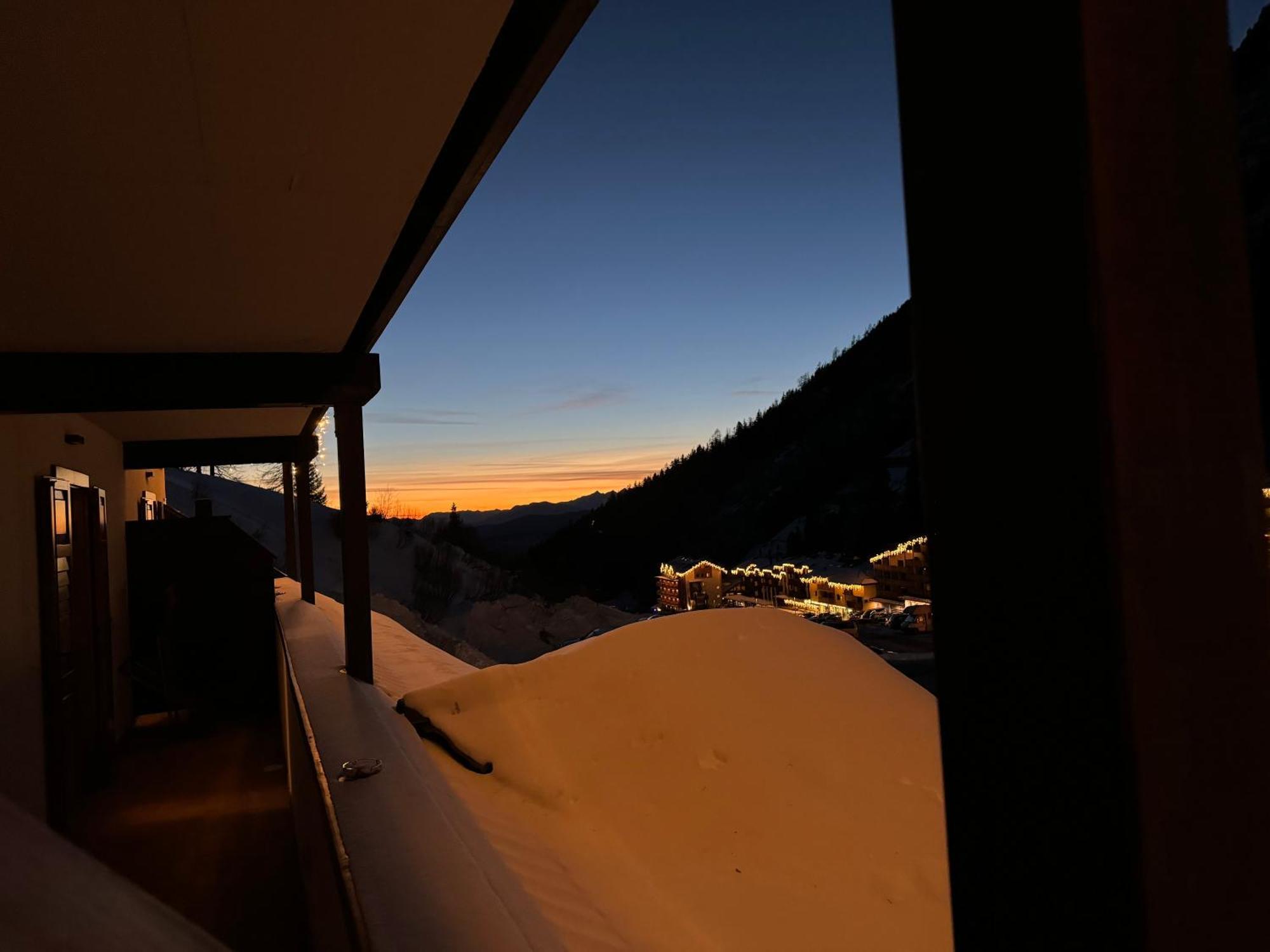 Ski Lodge Pampeago Tesero Kültér fotó
