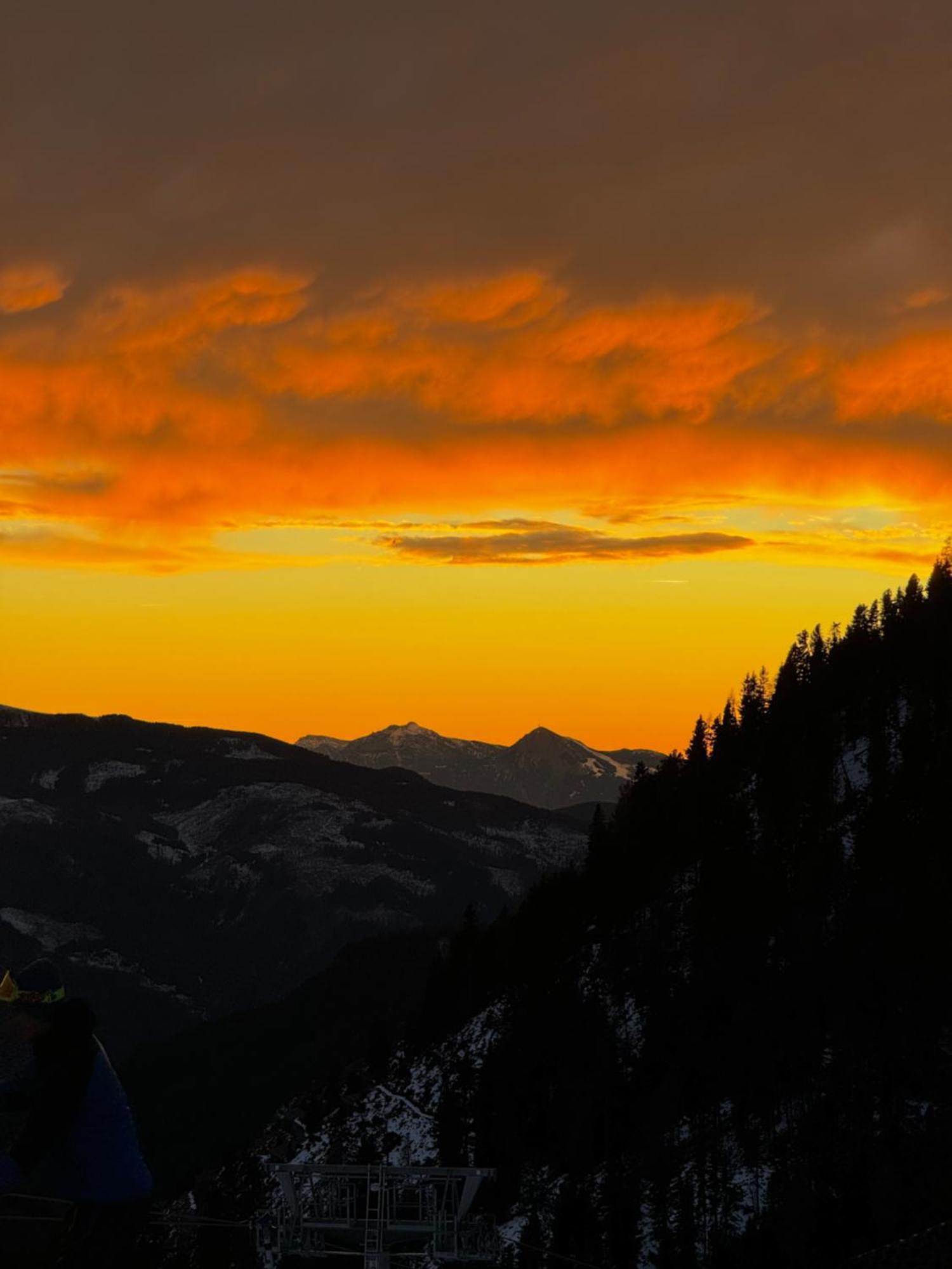 Ski Lodge Pampeago Tesero Kültér fotó