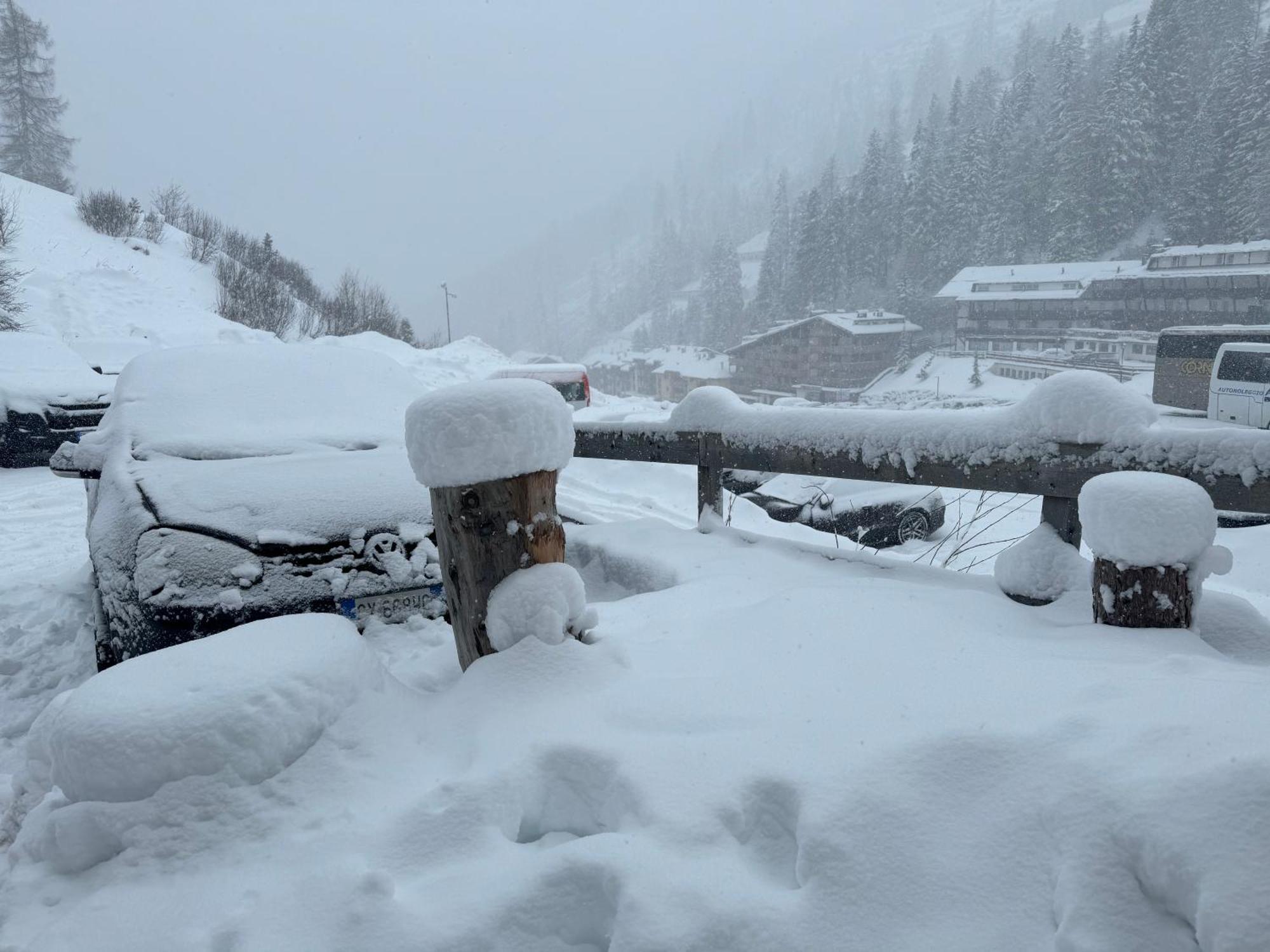 Ski Lodge Pampeago Tesero Kültér fotó